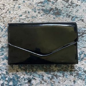 Steve Madden BWORLDLY patent leather clutch